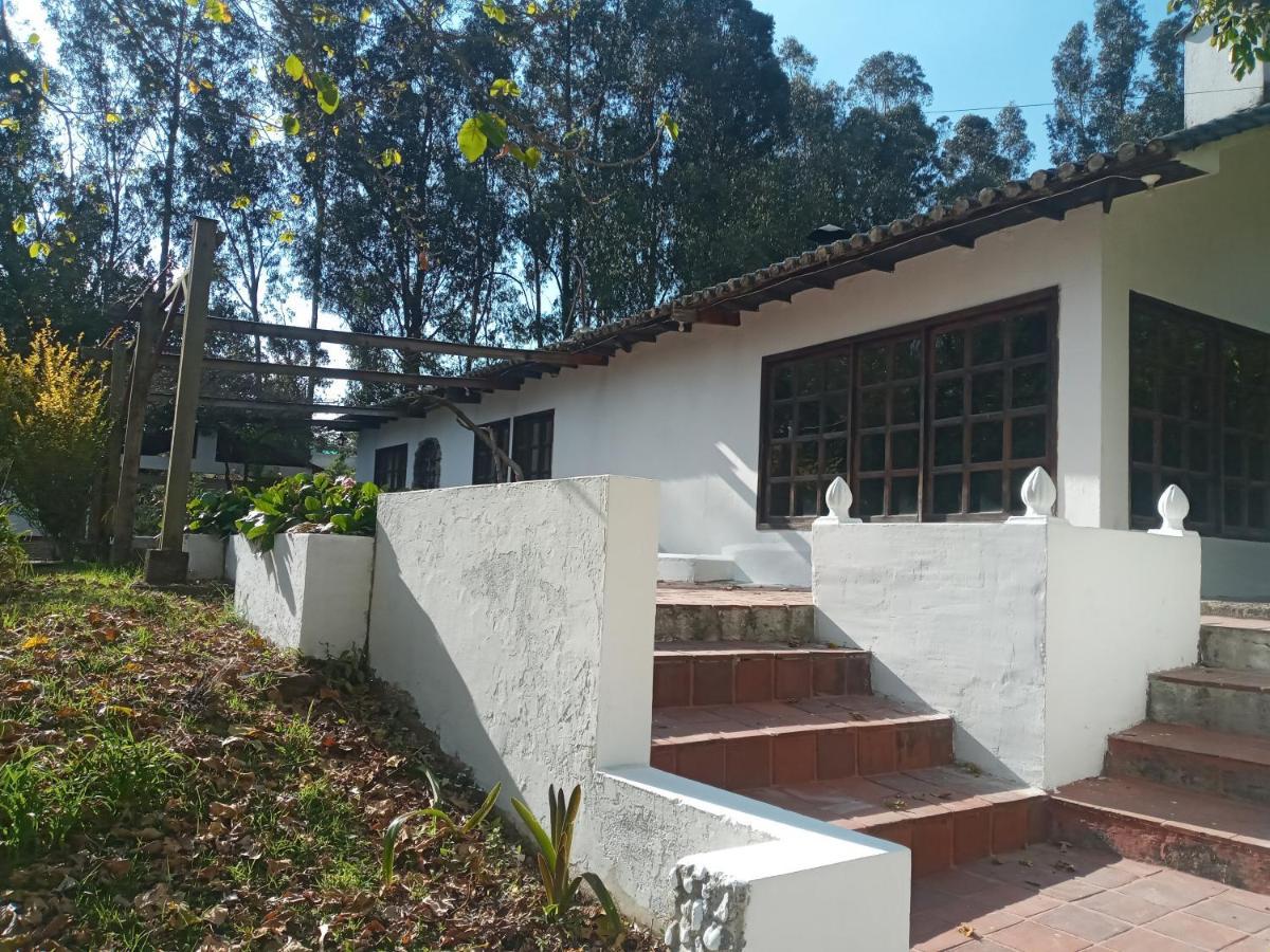 Quinta Los Eucaliptos Hotel Quito Buitenkant foto